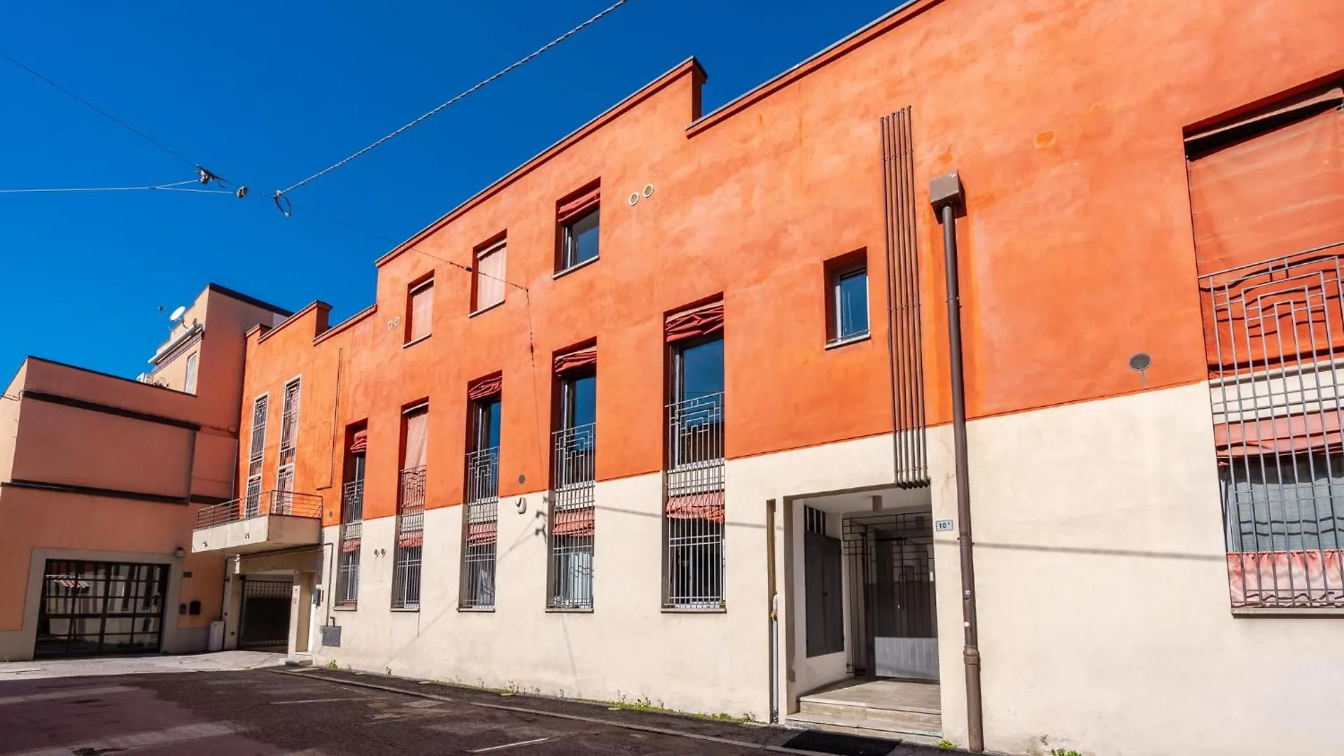 Ab Plus - Via Dello Scalo 10 Falkland Bolonia